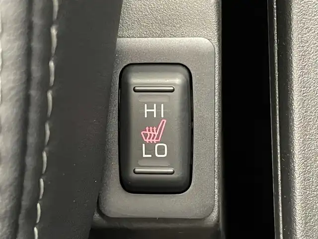 三菱 デリカＤ：５ シャモニー 愛知県 2025(令7)年 0.1千km 黒Ⅱ 登録済未使用車　ｅ－Ａｓｓｉｓｔ　衝突軽減　追従クルコン　ハーフレザー　シートヒーター　オリジナルナビ取付ＰＫＧ　リアモニター取付ＰＫＧ　ツートンカラー　両側パワスラ　電動パーキング　ＬＥＤ　禁煙車　パワーバックドア　ステアリングヒーター/CHAMONIX 　4WD　e-Assist/オリジナルナビ取付パッケージ/リアモニター取付パッケージ/ステップレス