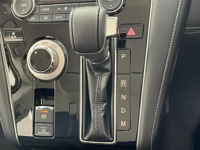 三菱 デリカＤ：５ シャモニー 愛知県 2025(令7)年 0.1千km 黒Ⅱ 登録済未使用車　ｅ－Ａｓｓｉｓｔ　衝突軽減　追従クルコン　ハーフレザー　シートヒーター　オリジナルナビ取付ＰＫＧ　リアモニター取付ＰＫＧ　ツートンカラー　両側パワスラ　電動パーキング　ＬＥＤ　禁煙車　パワーバックドア　ステアリングヒーター/CHAMONIX 　4WD　e-Assist/オリジナルナビ取付パッケージ/リアモニター取付パッケージ/ステップレス