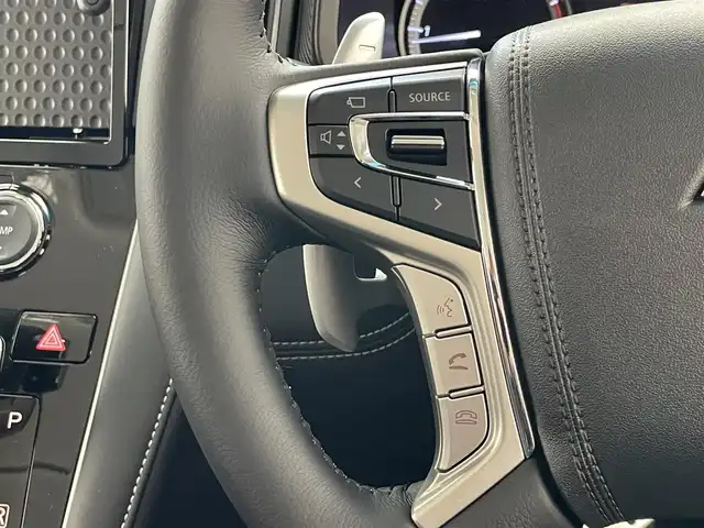 三菱 デリカＤ：５ シャモニー 愛知県 2025(令7)年 0.1千km 黒Ⅱ 登録済未使用車　ｅ－Ａｓｓｉｓｔ　衝突軽減　追従クルコン　ハーフレザー　シートヒーター　オリジナルナビ取付ＰＫＧ　リアモニター取付ＰＫＧ　ツートンカラー　両側パワスラ　電動パーキング　ＬＥＤ　禁煙車　パワーバックドア　ステアリングヒーター/CHAMONIX 　4WD　e-Assist/オリジナルナビ取付パッケージ/リアモニター取付パッケージ/ステップレス