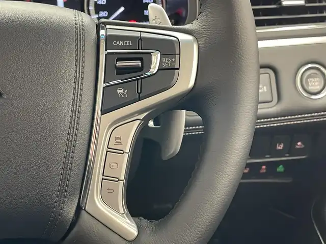 三菱 デリカＤ：５ シャモニー 愛知県 2025(令7)年 0.1千km 黒Ⅱ 登録済未使用車　ｅ－Ａｓｓｉｓｔ　衝突軽減　追従クルコン　ハーフレザー　シートヒーター　オリジナルナビ取付ＰＫＧ　リアモニター取付ＰＫＧ　ツートンカラー　両側パワスラ　電動パーキング　ＬＥＤ　禁煙車　パワーバックドア　ステアリングヒーター/CHAMONIX 　4WD　e-Assist/オリジナルナビ取付パッケージ/リアモニター取付パッケージ/ステップレス