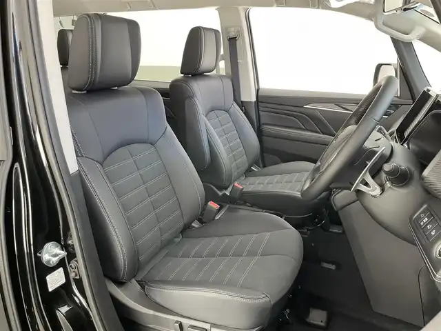 三菱 デリカＤ：５ シャモニー 愛知県 2025(令7)年 0.1千km 黒Ⅱ 登録済未使用車　ｅ－Ａｓｓｉｓｔ　衝突軽減　追従クルコン　ハーフレザー　シートヒーター　オリジナルナビ取付ＰＫＧ　リアモニター取付ＰＫＧ　ツートンカラー　両側パワスラ　電動パーキング　ＬＥＤ　禁煙車　パワーバックドア　ステアリングヒーター/CHAMONIX 　4WD　e-Assist/オリジナルナビ取付パッケージ/リアモニター取付パッケージ/ステップレス