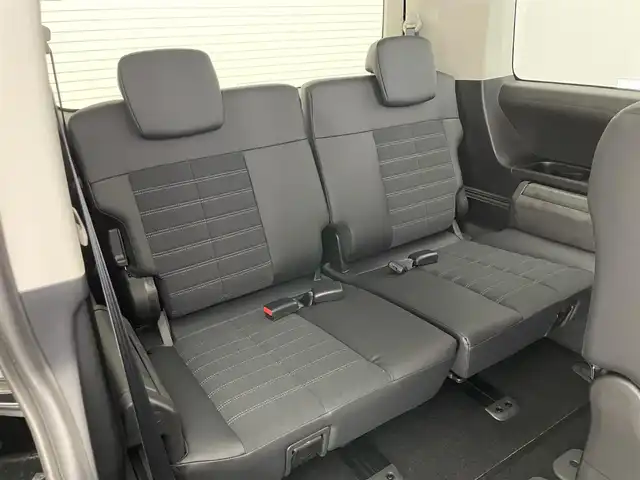 三菱 デリカＤ：５ シャモニー 愛知県 2025(令7)年 0.1千km 黒Ⅱ 登録済未使用車　ｅ－Ａｓｓｉｓｔ　衝突軽減　追従クルコン　ハーフレザー　シートヒーター　オリジナルナビ取付ＰＫＧ　リアモニター取付ＰＫＧ　ツートンカラー　両側パワスラ　電動パーキング　ＬＥＤ　禁煙車　パワーバックドア　ステアリングヒーター/CHAMONIX 　4WD　e-Assist/オリジナルナビ取付パッケージ/リアモニター取付パッケージ/ステップレス