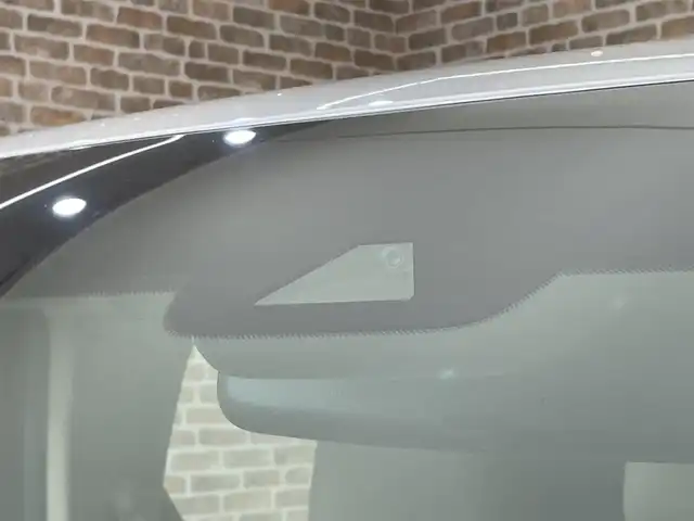 トヨタ ヴェルファイア ハイブリット X 岩手県 2019(令1)年 5.7万km ホワイトパールクリスタルシャイン ４WD/モデリスタエアロ/両側パワースライドドア/ALPINEビッグXナビ１１インチナビ/フルセグTV/トヨタセーフティセンス/プリクラッシュセーフティ/レーダークルーズコントロール/レーントレーシングアシスト/オートマチックハイビーム/クリアランスソナー/先行車発進告知機能/横滑り防止装置/MTモード付AT/レザー調シートカバー/リヤオートエアコン/バックカメラ/サイドカメラ/ETC/ドライブレコーダー/LEDヘッドランプ/LEDフォグランプ/社外１７インチアルミホイール