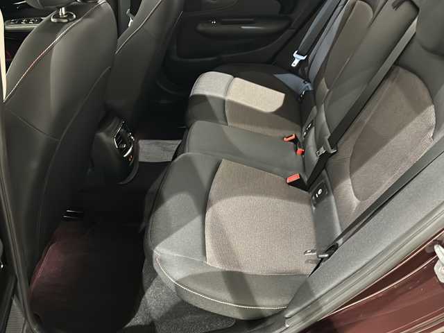 ＭＩＮＩ ミニ クラブマン クーパーD 新潟県 2019(平31)年 4.3万km ピュアバーガンディー ツートーンカラー/・ピュアバーガンディーメタリック/シルバー/アクティブクルーズコントロール/前車接近警告機能/衝突回避 被害軽減ブレーキ/パークディスタンスコントロール/バックカメラ/HDDナビゲーション/・Bluetooth/USB/ETC機能付きルームミラー/スマートキー/ネット スポーク ブラック（17インチAW）/LEDヘッドライト/LEDフロントフォグランプ/純正フロアマット