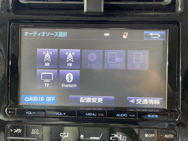 トヨタ プリウス A ツーリングセレクション 広島県 2016(平28)年 6.2万km ホワイトパールクリスタルシャイン ＴＲＤフルエアロ/衝突軽減ブレーキ/純正９インチナビ　/CD/DVD/フルセグＴＶ/Bluetooth　/バックカメラ　/ビルトインＥＴＣ　/前後コーナーセンサー　/前後ドライブレコーダー　/追従型クルーズコントロール　/ＢＳＭ　/ＨＵＤ/レーンキープアシスト/パーキングアシスト/純正１７インチアルミホイール/レザーシート/前列シートヒーター/盗難防止装置/LEDライト/フォグライト/オートライト