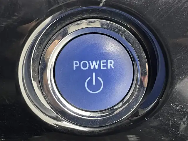 トヨタ プリウス A ツーリングセレクション 大阪府 2016(平28)年 6.3万km ホワイトパールクリスタルシャイン ＴＲＤフルエアロ/衝突軽減ブレーキ/純正９インチナビ　/CD/DVD/フルセグＴＶ/Bluetooth　/バックカメラ　/ビルトインＥＴＣ　/前後コーナーセンサー　/前後ドライブレコーダー　/追従型クルーズコントロール　/ブラインドスポットモニター/ヘッドアップディスプレイ/レーンキープアシスト/パーキングアシスト/純正１７インチアルミホイール/レザーシート/前列シートヒーター/盗難防止装置/LEDライト/フォグライト/オートライト