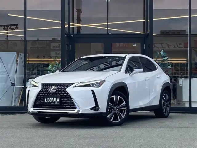 レクサス ＵＸ 250h バージョンL 福岡県 2023(令5)年 2万km ソニッククォーツ ムーンルーフ/パノラミックビューモニター/純正ナビ/フルセグ/黒革/パワーシート/シートヒーター/ベンチレーション/前後ドラレコ/ETC