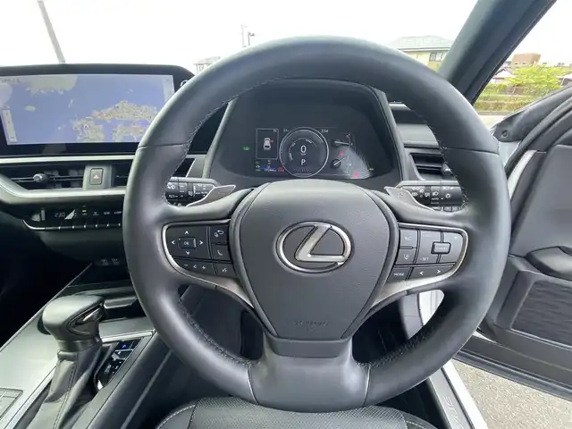 レクサス ＵＸ 250h バージョンL 福岡県 2023(令5)年 2万km ソニッククォーツ ムーンルーフ/パノラミックビューモニター/純正ナビ/フルセグ/黒革/パワーシート/シートヒーター/ベンチレーション/前後ドラレコ/ETC