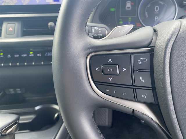 レクサス ＵＸ 250h バージョンL 福岡県 2023(令5)年 2万km ソニッククォーツ ムーンルーフ/パノラミックビューモニター/純正ナビ/フルセグ/黒革/パワーシート/シートヒーター/ベンチレーション/前後ドラレコ/ETC