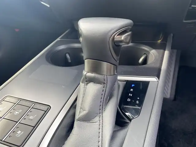 レクサス ＵＸ 250h バージョンL 福岡県 2023(令5)年 2万km ソニッククォーツ ムーンルーフ/パノラミックビューモニター/純正ナビ/フルセグ/黒革/パワーシート/シートヒーター/ベンチレーション/前後ドラレコ/ETC