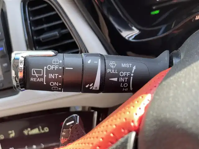 ホンダ ヴェゼル ハイブリッド ホンダセンシング 滋賀県 2019(平31)年 2万km プラチナホワイトパール 禁煙車/純正ナビ/（CD/SD/Bluetooth）/バックカメラ/前後ドライブレコーダー/ビルトインETC/衝突被害軽減ブレーキ/路外逸脱抑制システム/レーンキープアシストシステム/標識認識機能/革巻きステアリング/アダプティブクルーズコントロール/ステアリングリモコン/LEDヘッドライト/オートヘッドライト/純正アルミホイール/レザー調シートカバー/電動パーキングブレーキ/オートホールドブレーキ