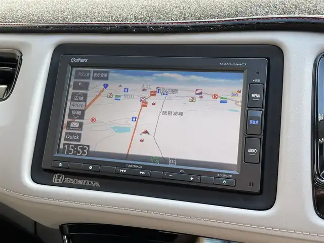 ホンダ ヴェゼル ハイブリッド ホンダセンシング 滋賀県 2019(平31)年 2万km プラチナホワイトパール 禁煙車/純正ナビ/（CD/SD/Bluetooth）/バックカメラ/前後ドライブレコーダー/ビルトインETC/衝突被害軽減ブレーキ/路外逸脱抑制システム/レーンキープアシストシステム/標識認識機能/革巻きステアリング/アダプティブクルーズコントロール/ステアリングリモコン/LEDヘッドライト/オートヘッドライト/純正アルミホイール/レザー調シートカバー/電動パーキングブレーキ/オートホールドブレーキ