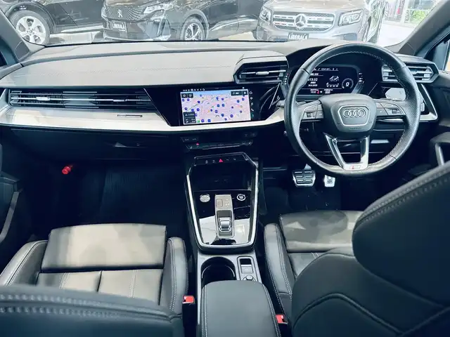 アウディ Ａ３ SB 30TFSI Sライン 大阪府 2022(令4)年 3.7万km ミトスブラックメタリック ブラックスタイリングP/ラグジュアリーP/ワンオーナー/ナビP/バーチャルコックピット/黒革/シートヒーター/純正ナビ/TV/バックカメラ/純正18インチAW/マトリクスLED/サイドアシスト/ACC