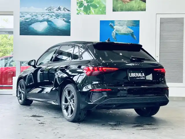 アウディ Ａ３ SB 30TFSI Sライン 大阪府 2022(令4)年 3.7万km ミトスブラックメタリック ブラックスタイリングP/ラグジュアリーP/ワンオーナー/ナビP/バーチャルコックピット/黒革/シートヒーター/純正ナビ/TV/バックカメラ/純正18インチAW/マトリクスLED/サイドアシスト/ACC