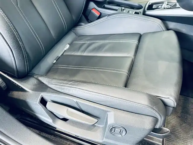 アウディ Ａ３ SB 30TFSI Sライン 大阪府 2022(令4)年 3.7万km ミトスブラックメタリック ブラックスタイリングP/ラグジュアリーP/ワンオーナー/ナビP/バーチャルコックピット/黒革/シートヒーター/純正ナビ/TV/バックカメラ/純正18インチAW/マトリクスLED/サイドアシスト/ACC