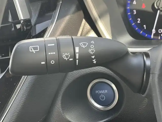 トヨタ カローラ クロス ハイブリッド Z 滋賀県 2021(令3)年 2.1万km ダークブルーマイカM ４WD/純正9型ディスプレイオーディオ/・Bluetooth/・フルセグ/・Mira Cast/パノラミックビューモニター/ステアリングリモコン/革巻きステアリング/ステアリングヒーター/ETC/前後ドライブレコーダー/レーダークルーズコントロール/運転席パワーシート/前席シートヒーター/パワーバックドア/オートリトラミラー/LEDオートライト/オートハイビーム/フォグライト/プリクラッシュセーフティ/ブラインドスポットモニター/スマートキー/プッシュスタート
