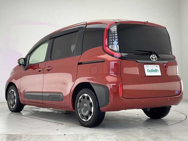 トヨタ シエンタ Z 愛知県 2022(令4)年 2.6万km スカーレットメタリック 衝突軽減システム/純正ディズプレイオーディオ　ナビなし/フリップダウンモニター/レーダークルーズコントロール/フルセグ/ＣＤ/Bluetooth/バックカメラ/コーナーセンサー/ブラインドスポットモニター/LEDヘッドライト/オートマチックハイビーム/ドライブレコーダー/ETC/ステアリングスイッチ/スマートキー/プッシュスタート
