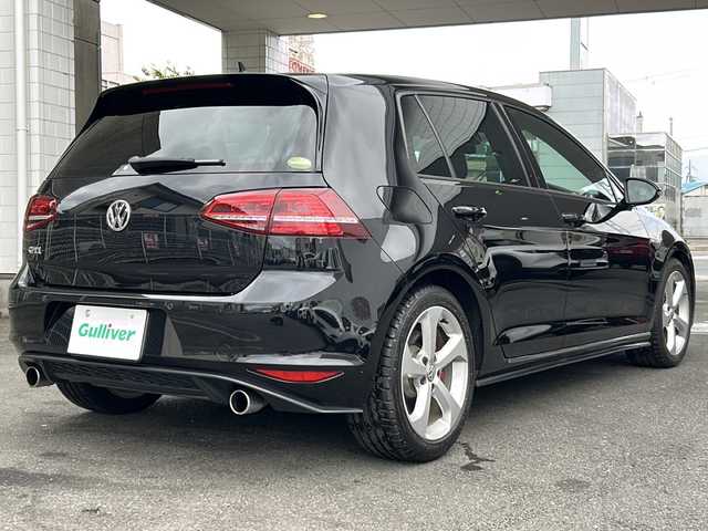 フォルクスワーゲン ゴルフ ＧＴＩ 京都府 2016(平28)年 6万km 黒 純正ＳＤナビ　/フルセグＴＶ　/バックカメラ　/コーナーセンサー　/電動リアゲート　/ドライブレコーダー　/ＭＴモード付ＡＴ　/クローズコントロール　/盗難防止装置/横滑り防止装置/オートライト/AUX接続/Bluetooth接続/ウィンカーミラー　/スマートキー/スペアキー/ＥＴＣ/W＋サイドエアバッグ/カーテンエアバック