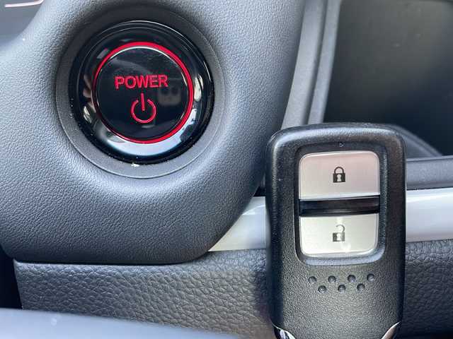 ホンダ フィット e:HEVホーム 大阪府 2020(令2)年 3.8万km プレミアムグラマラスブロンズP 純正８インチナビ/  フルセグTV/CD/DVD/Bluetooth/USB/バックモニター/横滑り防止装置/衝突軽減ブレーキ/コーナーセンサー/レーダークルーズコントロール/レーンキープアシスト/ステアリングスイッチ/アイドリングストップ/オートマチックハイビーム/純正15インチアルミホイール/ハーフレザーシート/純正フロアマット/プッシュスタート/スマートキー/ＥＴＣ/ＬＥＤライト/禁煙車