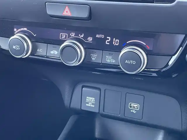 ホンダ フィット e:HEVホーム 佐賀県 2020(令2)年 3.8万km プレミアムグラマラスブロンズP 純正8インチSDナビゲーション/・フルセグTV/CD/DVD/SD/USB/Bluetooth/バックカメラ/前後ドライブレコーダー/ビルトインETC/電子パーキングブレーキ/・AUTO HOLD機能/ハーフレザーシート/ISOFIX対応/革巻きステアリング/ステアリングリモコン/純正LEDヘッドライト/・オートマチックハイビーム/純正フロアマット/純正ドアバイザ―/新車保証書/取扱説明書/ホンダセンシング/・アダプティブクルーズコントロール/・路外逸脱抑制機能/・踏み間違い衝突軽減システム/・衝突被害軽減ブレーキ/・前後パーキングセンサー