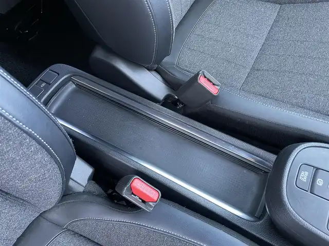 ホンダ フィット e:HEVホーム 佐賀県 2020(令2)年 3.8万km プレミアムグラマラスブロンズP 純正8インチSDナビゲーション/・フルセグTV/CD/DVD/SD/USB/Bluetooth/バックカメラ/前後ドライブレコーダー/ビルトインETC/電子パーキングブレーキ/・AUTO HOLD機能/ハーフレザーシート/ISOFIX対応/革巻きステアリング/ステアリングリモコン/純正LEDヘッドライト/・オートマチックハイビーム/純正フロアマット/純正ドアバイザ―/新車保証書/取扱説明書/ホンダセンシング/・アダプティブクルーズコントロール/・路外逸脱抑制機能/・踏み間違い衝突軽減システム/・衝突被害軽減ブレーキ/・前後パーキングセンサー