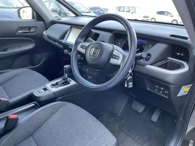 ホンダ フィット e:HEVホーム 佐賀県 2020(令2)年 3.8万km プレミアムグラマラスブロンズP 純正8インチSDナビゲーション/・フルセグTV/CD/DVD/SD/USB/Bluetooth/バックカメラ/前後ドライブレコーダー/ビルトインETC/電子パーキングブレーキ/・AUTO HOLD機能/ハーフレザーシート/ISOFIX対応/革巻きステアリング/ステアリングリモコン/純正LEDヘッドライト/・オートマチックハイビーム/純正フロアマット/純正ドアバイザ―/新車保証書/取扱説明書/ホンダセンシング/・アダプティブクルーズコントロール/・路外逸脱抑制機能/・踏み間違い衝突軽減システム/・衝突被害軽減ブレーキ/・前後パーキングセンサー