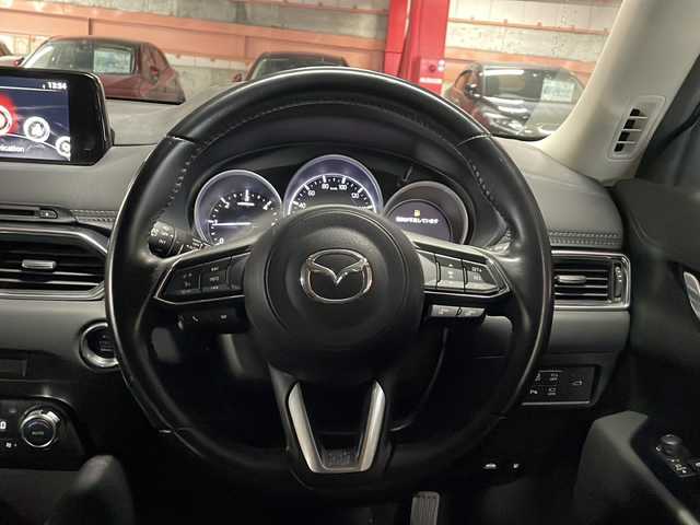 マツダ ＣＸ－５ XD プロアクティブ 静岡県 2018(平30)年 5.2万km ジェットブラックマイカ 【メーカーOP】/パワーバックドア/CD/DVDプレーヤー＋地上デジタルテレビチューナー/アラウンドビューモニター＋フロントパーキングセンサー/【安全装備】/車間認知支援システム/SBS/SCBS/ブラインドスポットビューモニター/レーンキープアシスト/交通標識認識システム/ドライバーアテンションアラート/パーキングセンサー表示/【主要装備】/純正ナビ　/レーダークルーズコントロール　/ＥＴＣ　/ヘッドアップディスプレイ　/電動パーキングブレーキ　/オートホールド/プッシュスタート/スマートキー/スペアキー有り/純正19インチアルミホイール