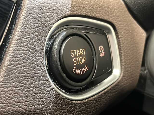 ＢＭＷ Ｘ１ xDrive 18d xライン 新潟県 2019(平31)年 2.7万km ミネラルホワイト ハイラインパッケージ/-パーフォレーテッドダコタレザーシート/-フロントシートヒーター/-オークインテリアトリム/コンフォートパッケージ/-パワーバックドア/-リヤシートスライド/-メモリ付きパワーシート/主要装備/インテリジェントセーフティ/純正HDDナビ/バックカメラ/ETC/LEDヘッドライト/純正アルミホイール/コーナーセンサー/アンビエントライト