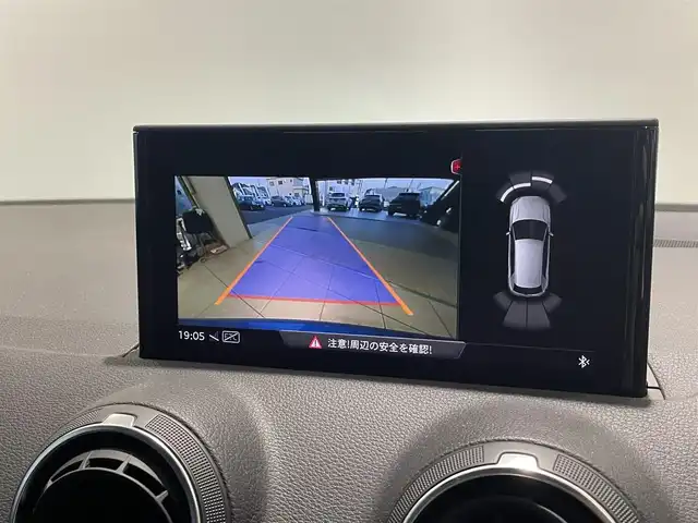 アウディ Ｑ２ 30TFSIスポーツ 愛知県 2019(平31)年 2.7万km 青 バーチャルコクピット　/ＭＭＩナビ　/Ｂｌｕｅｔｏｏｔｈ　/バックカメラ　/フルセグＴＶ　/ＡＣＣ　/ＬＫＡ　/ＢＳＭ　/シートヒーター　/コーナーセンサー　/パワーバックドア　/ドライブレコーダー　/ＥＴＣ２．０/プッシュスタート/アイドリングストップ/ウィンカーミラー
