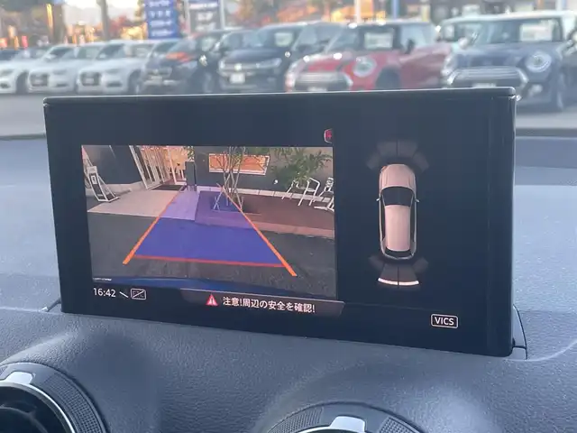 アウディ Ｑ２ 30TFSIスポーツ 滋賀県 2019(平31)年 2.7万km 青 ナビゲーションパッケージ/MMIナビゲーションシステム/地デジ/スマートフォンインターフェイス/8スピーカー/Audi connect/アシスタンスパッケージ/サイドアシスト/アクティブレーンアシスト/トラフィックジャムアシスト/リヤクロストラフィックアシスト/アウディプレセンスベーシック/ハイビーム・アシスト/コンビニエンスパッケージ/アドバンストキーシステム/リヤビューカメラ/アウディパーキングシステム/ベーシックパッケージ/デラックスオートマチックエアコンディショナー/ルームミラー　自動防眩/DIS(ドライバーインフォメーションシステム)/センターアームレス(フロント)/LEDライトパッケージ/LEDヘッドライト/ヘッドライトウォッシャー/LEDリヤダイナミックターンインディケーター/LEDインテリアライティング/バーチャルコックピット/オートマチックテールゲート/アウディドライブセレクト/アダプティブクルーズコントロール/全方位ドライブレコーダー/シートヒーター/5アームスターデザイン7J×17インチAW