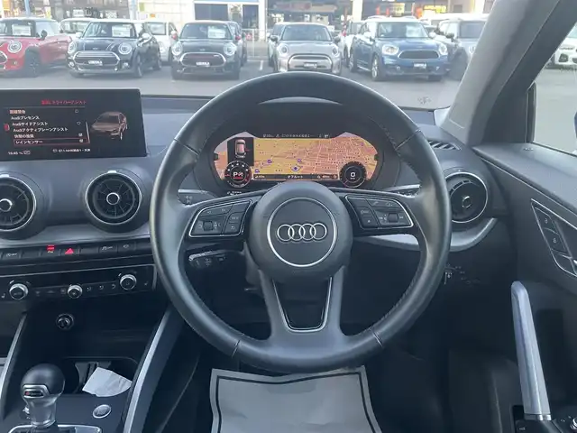 アウディ Ｑ２ 30TFSIスポーツ 滋賀県 2019(平31)年 2.7万km 青 ナビゲーションパッケージ/MMIナビゲーションシステム/地デジ/スマートフォンインターフェイス/8スピーカー/Audi connect/アシスタンスパッケージ/サイドアシスト/アクティブレーンアシスト/トラフィックジャムアシスト/リヤクロストラフィックアシスト/アウディプレセンスベーシック/ハイビーム・アシスト/コンビニエンスパッケージ/アドバンストキーシステム/リヤビューカメラ/アウディパーキングシステム/ベーシックパッケージ/デラックスオートマチックエアコンディショナー/ルームミラー　自動防眩/DIS(ドライバーインフォメーションシステム)/センターアームレス(フロント)/LEDライトパッケージ/LEDヘッドライト/ヘッドライトウォッシャー/LEDリヤダイナミックターンインディケーター/LEDインテリアライティング/バーチャルコックピット/オートマチックテールゲート/アウディドライブセレクト/アダプティブクルーズコントロール/全方位ドライブレコーダー/シートヒーター/5アームスターデザイン7J×17インチAW