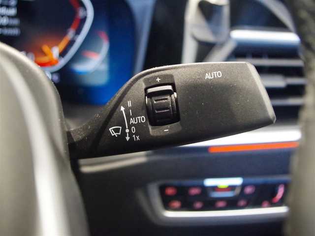 ＢＭＷ ３２０ｉ Mスポーツ 岐阜県 2019(令1)年 5万km サファイアブラックP 純正HDDナビ/　BTオーディオ/　USB/ドライビング・アシスト・プロフェッショナル/　ACC/　レーン・コントロール・アシスト/　レーン・ディパーチャー・ウォーニング/　レーン・チェンジ・ウォーニング/　アクティブ・サイド・コリジョン・プロテクション/　前車接近警告機能/　衝突回避・被害軽減ブレーキ/　後車衝突警告機能/　クロス・トラフィック・ウォーニング/　エマージェンシー・ストップ・アシスト/　トラフィック・サイン・アシスト/BMWヘッドアップディスプレイ/BMWジェスチャー・コントロール/パワーシート/シートヒーター/バックカメラ/アンビエントライト/ドライブレコーダー/ETC2.0
