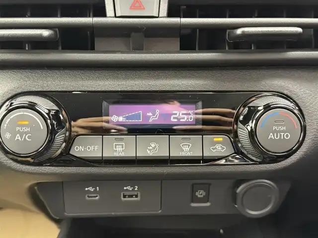 日産 ノート X 宮城県 2021(令3)年 4.7万km ビビットブルー / スーパーブラック 2トーン 禁煙車//プロパイロット//３６０°セーフティアシスト/・インテリジェントエマージェンシーブレーキ/・ふらつき警報/・前方衝突予測警報/・標識検知機能/・側方運転支援/・後側方衝突防止支援システム/・アラウンドビューモニター/・踏み間違い衝突防止アシスト/・後退時車両検知警報/・インテリジェント ルームミラー/・エマージェンシーストップシグナル//純正ナビ(BT.USB.HDMI.AppleCarPlay)//フルセグ//ETC//置くだけ充電//電動パーキングブレーキ//オートホールド//プッシュスタート//純正マット