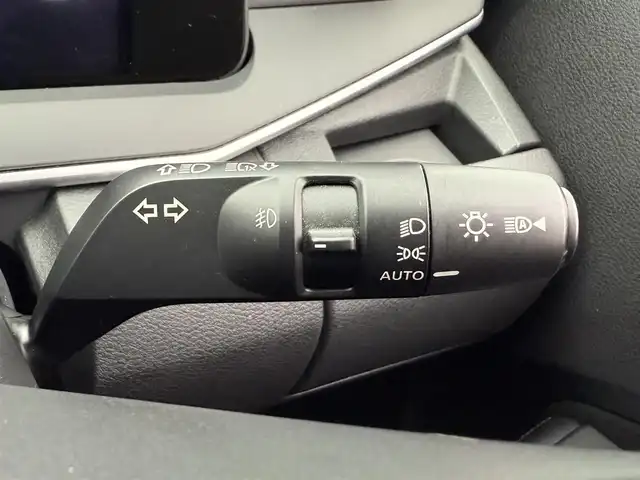 日産 ノート X 宮城県 2021(令3)年 4.7万km ビビットブルー / スーパーブラック 2トーン 禁煙車//プロパイロット//３６０°セーフティアシスト/・インテリジェントエマージェンシーブレーキ/・ふらつき警報/・前方衝突予測警報/・標識検知機能/・側方運転支援/・後側方衝突防止支援システム/・アラウンドビューモニター/・踏み間違い衝突防止アシスト/・後退時車両検知警報/・インテリジェント ルームミラー/・エマージェンシーストップシグナル//純正ナビ(BT.USB.HDMI.AppleCarPlay)//フルセグ//ETC//置くだけ充電//電動パーキングブレーキ//オートホールド//プッシュスタート//純正マット