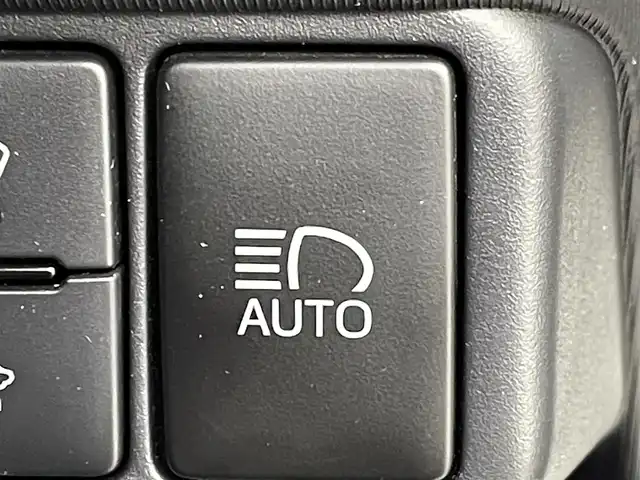 トヨタ アクア S 群馬県 2019(令1)年 8.3万km スーパーホワイトⅡ 禁煙車　純正ナビ　ワンセグ　ＢＴ　バックカメラ　トヨタセーフティセンス　衝突軽減　ＡＨＢ　オートライト　ＥＴＣ　　オートエアコン　ヘッドライトレベライザー　電動格納ミラー　Ｐスタート　スマートキー