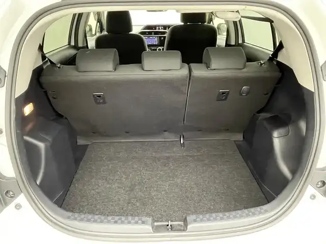 トヨタ アクア S 群馬県 2019(令1)年 8.3万km スーパーホワイトⅡ 禁煙車　純正ナビ　ワンセグ　ＢＴ　バックカメラ　トヨタセーフティセンス　衝突軽減　ＡＨＢ　オートライト　ＥＴＣ　　オートエアコン　ヘッドライトレベライザー　電動格納ミラー　Ｐスタート　スマートキー