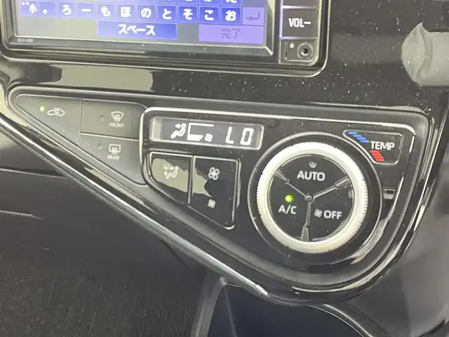 トヨタ アクア S 群馬県 2019(令1)年 8.3万km スーパーホワイトⅡ 禁煙車　純正ナビ　ワンセグ　ＢＴ　バックカメラ　トヨタセーフティセンス　衝突軽減　ＡＨＢ　オートライト　ＥＴＣ　　オートエアコン　ヘッドライトレベライザー　電動格納ミラー　Ｐスタート　スマートキー