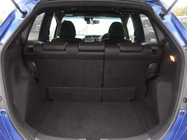 ホンダ フィット RS ホンダセンシング 山形県 2018(平30)年 9.6万km ブリリアントスポーティブルーメタリック2トーン 6MT/ホンダセンシング/純正ディスプレイオーディオ/　　【CD USB ワンセグ】/バックカメラ/レーダークルーズコントロール/LEDオートヘッドライト/純正16インチアルミホイール/アイドリングストップ/ステアリングスイッチ/電動格納ウィンカーミラー/フォグランプ/純正フロアマット/スマートキー×2/ETC