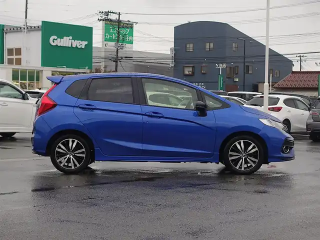 ホンダ フィット RS ホンダセンシング 山形県 2018(平30)年 9.6万km ブリリアントスポーティブルーメタリック2トーン 6MT/ホンダセンシング/純正ディスプレイオーディオ/　　【CD USB ワンセグ】/バックカメラ/レーダークルーズコントロール/LEDオートヘッドライト/純正16インチアルミホイール/アイドリングストップ/ステアリングスイッチ/電動格納ウィンカーミラー/フォグランプ/純正フロアマット/スマートキー×2/ETC