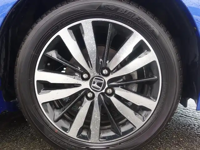 ホンダ フィット RS ホンダセンシング 山形県 2018(平30)年 9.6万km ブリリアントスポーティブルーメタリック2トーン 6MT/ホンダセンシング/純正ディスプレイオーディオ/　　【CD USB ワンセグ】/バックカメラ/レーダークルーズコントロール/LEDオートヘッドライト/純正16インチアルミホイール/アイドリングストップ/ステアリングスイッチ/電動格納ウィンカーミラー/フォグランプ/純正フロアマット/スマートキー×2/ETC