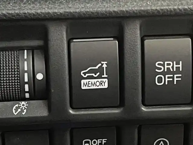 スバル フォレスター プレミアム 宮城県 2018(平30)年 5.3万km クリスタルホワイトP 純正ナビゲーション/　（フルセグテレビ　CD　FM/AM　Bluetooth）/アイサイト　/パドルシフト/レーダークルーズコントロール　/ブラインドスポットモニター/レーンアシスト/追突軽減システム/横滑り防止/デジタルインナーミラー　/バック・サイド・フロントカメラ/純正フロアマット/前席パワーシート/ステアリングヒーター/シートヒーター/ETC/パワーバックドア/スペアキー