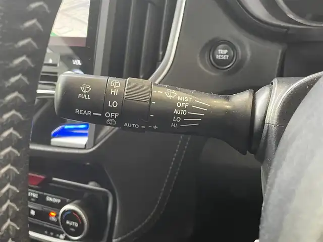 スバル フォレスター プレミアム 宮城県 2018(平30)年 5.3万km クリスタルホワイトP 純正ナビゲーション/　（フルセグテレビ　CD　FM/AM　Bluetooth）/アイサイト　/パドルシフト/レーダークルーズコントロール　/ブラインドスポットモニター/レーンアシスト/追突軽減システム/横滑り防止/デジタルインナーミラー　/バック・サイド・フロントカメラ/純正フロアマット/前席パワーシート/ステアリングヒーター/シートヒーター/ETC/パワーバックドア/スペアキー