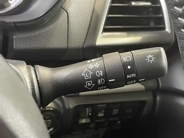 スバル フォレスター プレミアム 宮城県 2018(平30)年 5.3万km クリスタルホワイトP 純正ナビゲーション/　（フルセグテレビ　CD　FM/AM　Bluetooth）/アイサイト　/パドルシフト/レーダークルーズコントロール　/ブラインドスポットモニター/レーンアシスト/追突軽減システム/横滑り防止/デジタルインナーミラー　/バック・サイド・フロントカメラ/純正フロアマット/前席パワーシート/ステアリングヒーター/シートヒーター/ETC/パワーバックドア/スペアキー