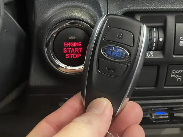 スバル フォレスター プレミアム 宮城県 2018(平30)年 5.3万km クリスタルホワイトP 純正ナビゲーション/　（フルセグテレビ　CD　FM/AM　Bluetooth）/アイサイト　/パドルシフト/レーダークルーズコントロール　/ブラインドスポットモニター/レーンアシスト/追突軽減システム/横滑り防止/デジタルインナーミラー　/バック・サイド・フロントカメラ/純正フロアマット/前席パワーシート/ステアリングヒーター/シートヒーター/ETC/パワーバックドア/スペアキー