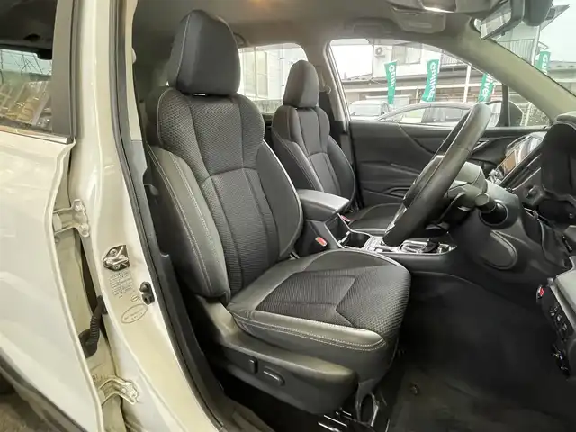 スバル フォレスター プレミアム 宮城県 2018(平30)年 5.3万km クリスタルホワイトP 純正ナビゲーション/　（フルセグテレビ　CD　FM/AM　Bluetooth）/アイサイト　/パドルシフト/レーダークルーズコントロール　/ブラインドスポットモニター/レーンアシスト/追突軽減システム/横滑り防止/デジタルインナーミラー　/バック・サイド・フロントカメラ/純正フロアマット/前席パワーシート/ステアリングヒーター/シートヒーター/ETC/パワーバックドア/スペアキー