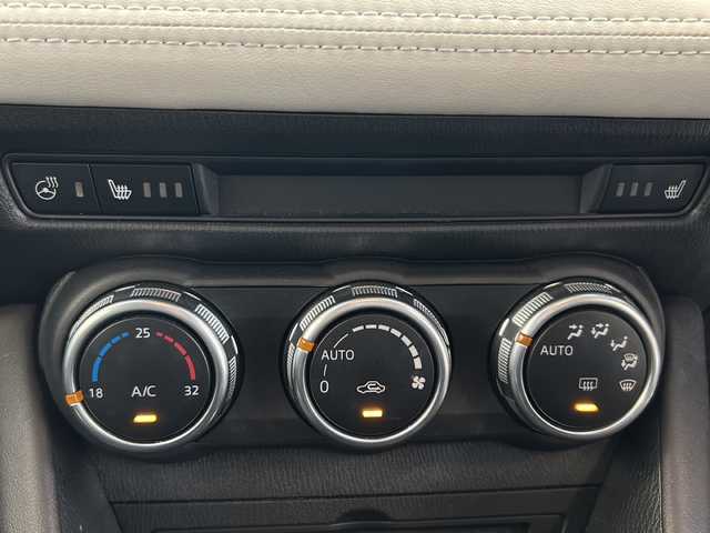 マツダ ＣＸ－３ XD エクスクルーシブモッズ 岐阜県 2018(平30)年 2.2万km ソウルレッドクリスタルM MAZDA純正ナビゲーション/4WD/全方位カメラ/フルセグテレビ/Bluetooth/CD・DVD再生/MRCC(マツダ・レーダー・クルーズ・コントロール)/空間認知支援システム/交通標識認識システム/SBS/SCBS/ドライバーアテンションアラート/ヘッドアップディスプレイ/ブラインドスポットモニター/純正ドライブレコーダー/ETC/革シート/パワーシート/シートヒーター/ステアリングヒーター/前後コーナーセンサー/LEDヘッドライト/オートライト/純正アルミホイール/純正フロアマット