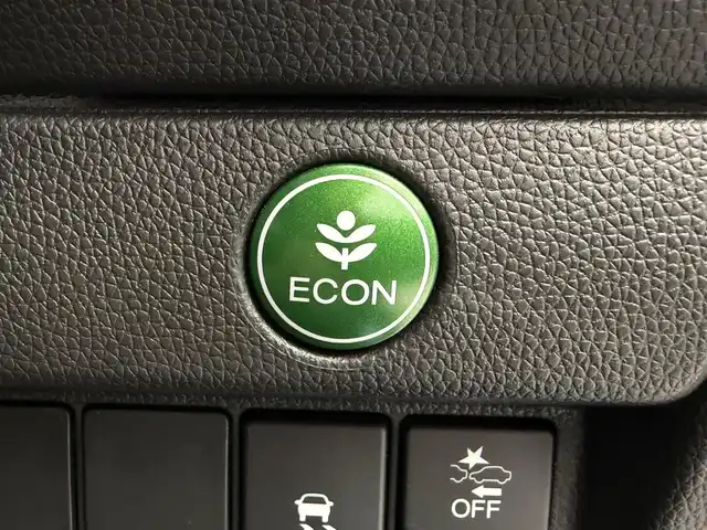 ホンダ フィット 13G L ホンダセンシング 愛知県 2018(平30)年 4.7万km スカイランドブルーM ホンダセンシング/・衝突軽減ブレーキ/・誤発進抑制機能/・アダプティブクルーズコントロール/・車線維持支援システム/・先行者発進お知らせ機能/純正SDナビ/・Bluetooth/・CD/DVD/・AUX/・フルセグTV/・iPod/ビルトインETC/バックカメラ/アイドリングストップ/LEDヘッドライト/ステアリングスイッチ/純正フロアマット/スマートキー/プッシュスタート