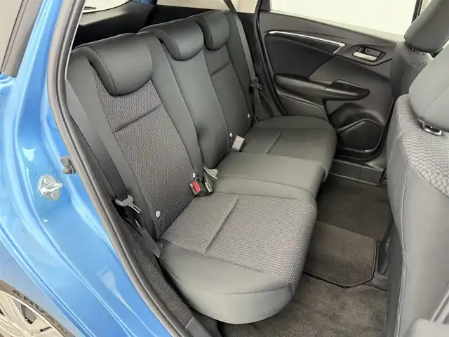 ホンダ フィット 13G L ホンダセンシング 愛知県 2018(平30)年 4.7万km スカイランドブルーM ホンダセンシング/・衝突軽減ブレーキ/・誤発進抑制機能/・アダプティブクルーズコントロール/・車線維持支援システム/・先行者発進お知らせ機能/純正SDナビ/・Bluetooth/・CD/DVD/・AUX/・フルセグTV/・iPod/ビルトインETC/バックカメラ/アイドリングストップ/LEDヘッドライト/ステアリングスイッチ/純正フロアマット/スマートキー/プッシュスタート