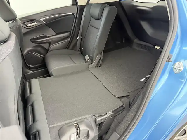 ホンダ フィット 13G L ホンダセンシング 愛知県 2018(平30)年 4.7万km スカイランドブルーM ホンダセンシング/・衝突軽減ブレーキ/・誤発進抑制機能/・アダプティブクルーズコントロール/・車線維持支援システム/・先行者発進お知らせ機能/純正SDナビ/・Bluetooth/・CD/DVD/・AUX/・フルセグTV/・iPod/ビルトインETC/バックカメラ/アイドリングストップ/LEDヘッドライト/ステアリングスイッチ/純正フロアマット/スマートキー/プッシュスタート