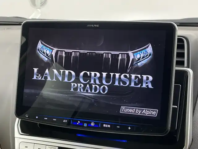 トヨタ ランドクルーザー プラド TX Lパッケージ マットブラED 新潟県 2023(令5)年 1.5万km ホワイトパールクリスタルシャイン 純正アルパインナビ/レーダークルーズコントロ―ル/ETC/バックカメラ/フルセグ/社外フロアマット/前席パワーシート/前席シートヒーター/前席エアシート/純正18インチAW夏タイヤ/純正LEDヘッドライト/フォグランプ